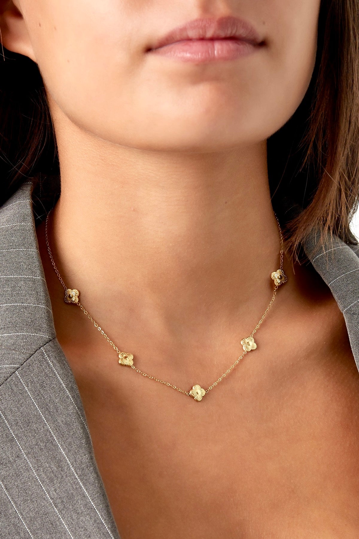 Vergoldete Damenhalskette mit funkelndem Zirkonia-Herzanhänger von Finesse Feminine Jewelry