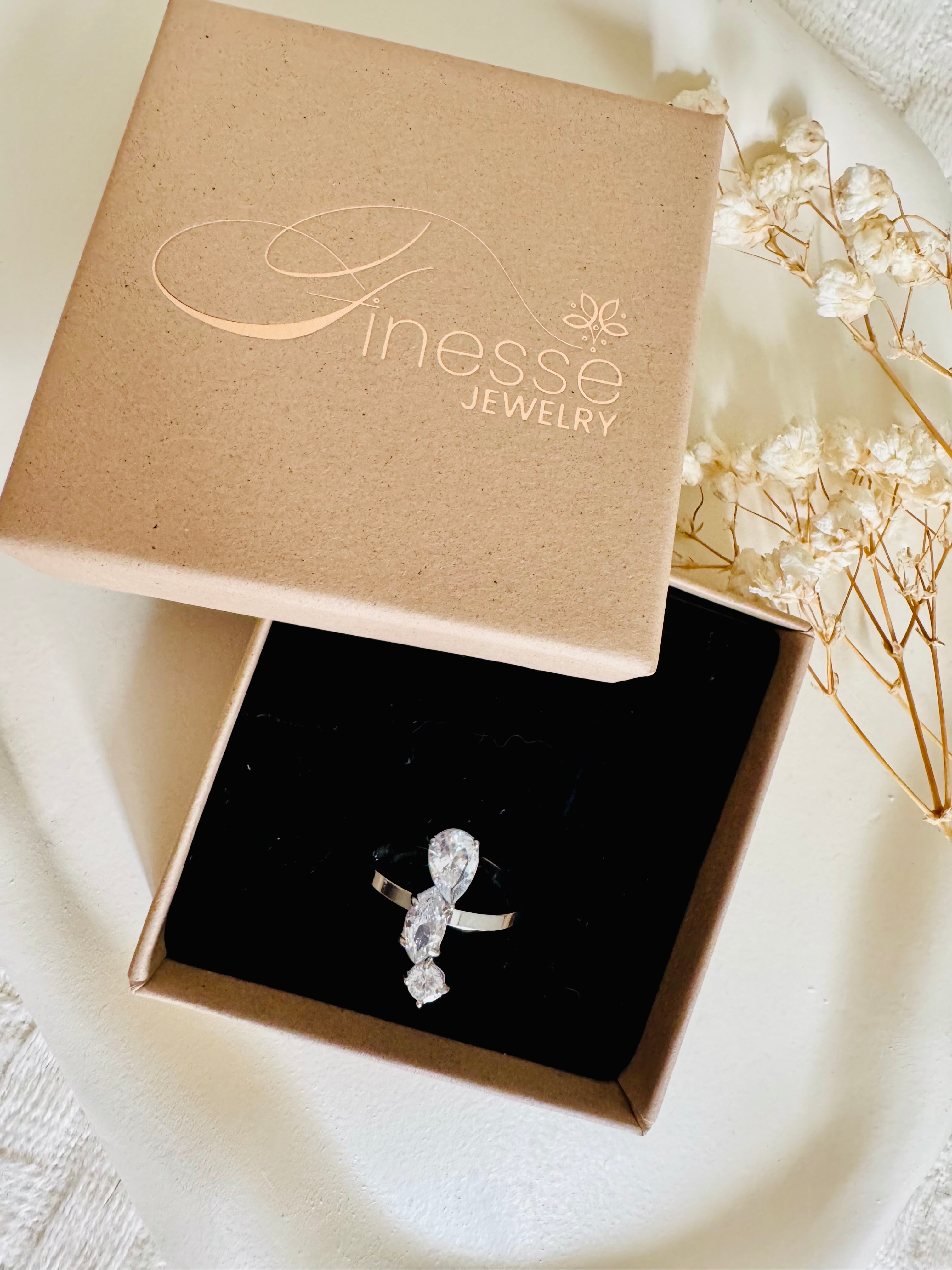 Dewdrop Shine – drop-shaped zirconia ring