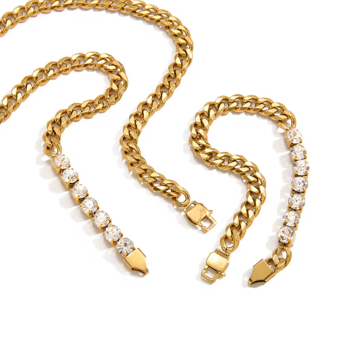 Elegante Kette mit funkelndem Stein – moderner Damenschmuck