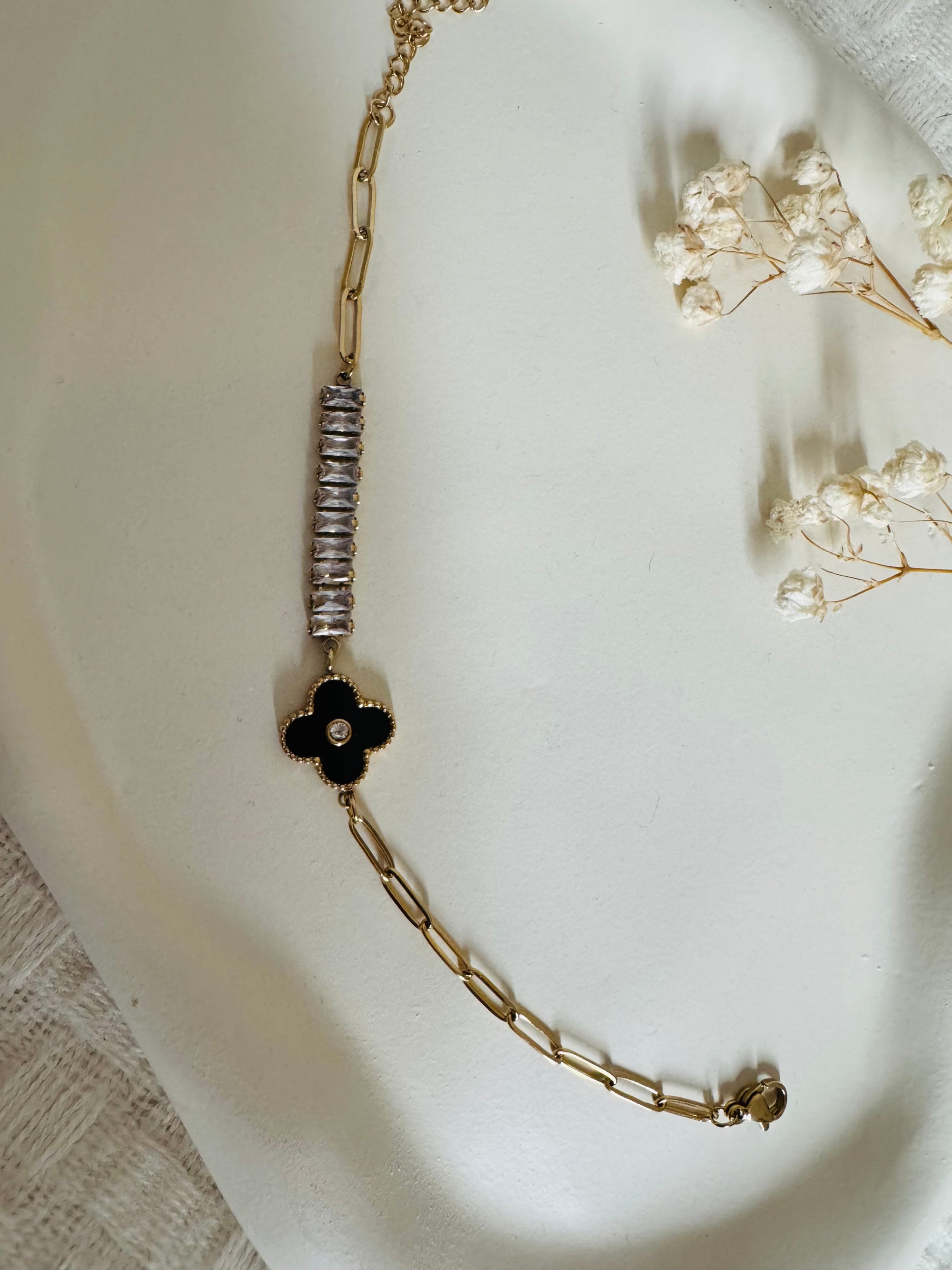 White bloom bracelet