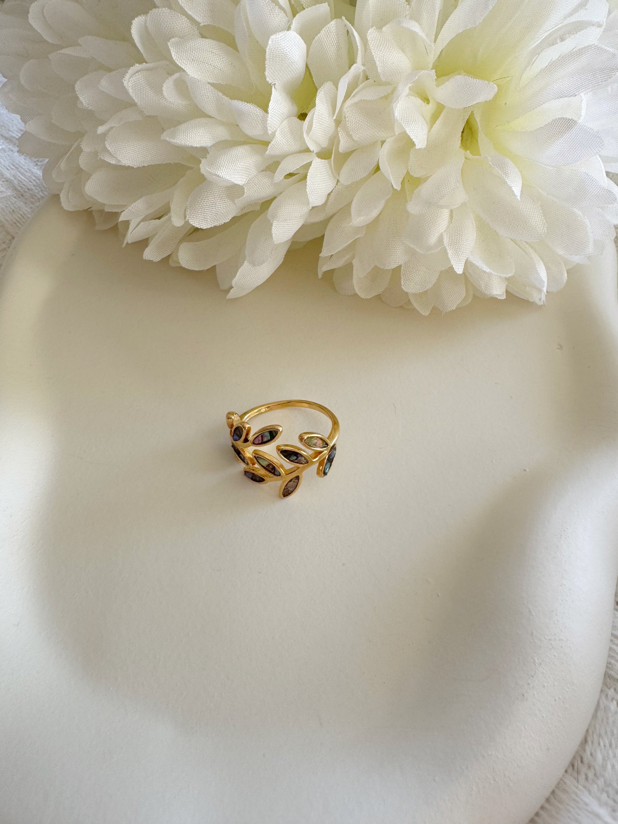 Aurora Leaf Ring