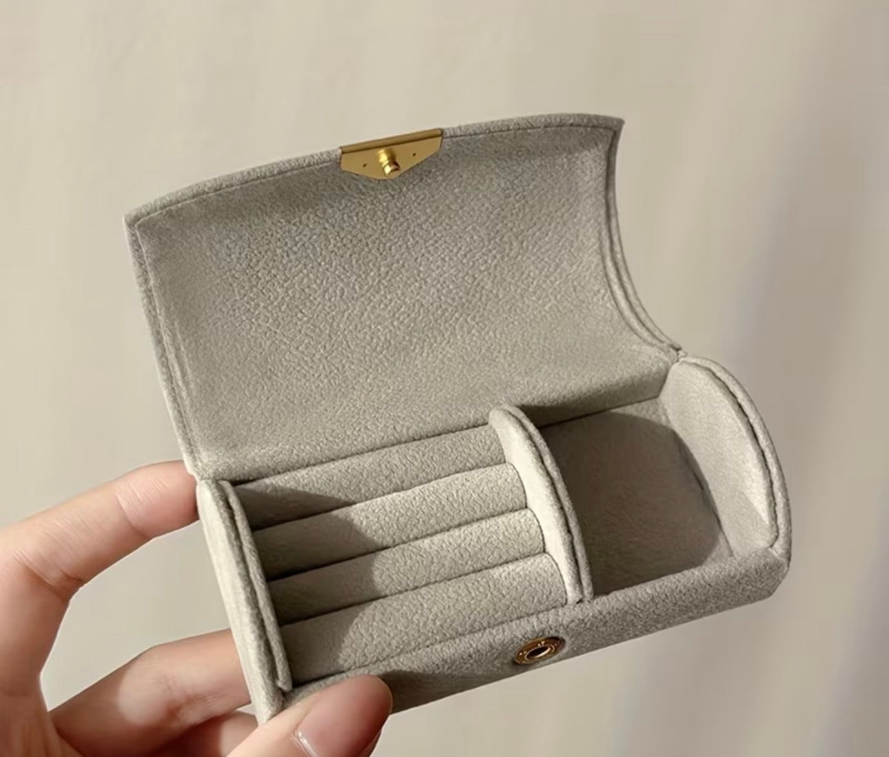 Finesse Jewelry Case