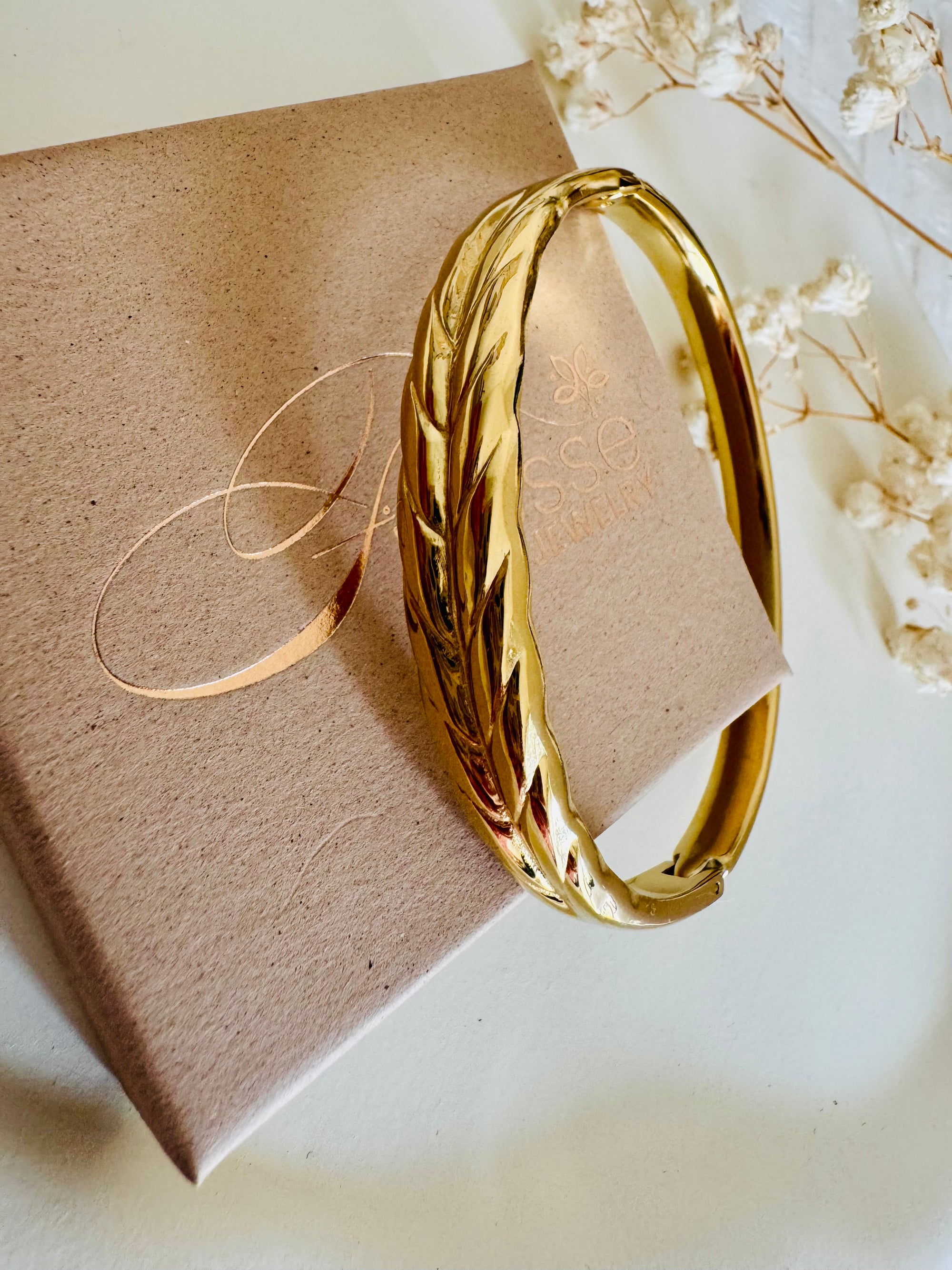 Aelia Leaf Bangle