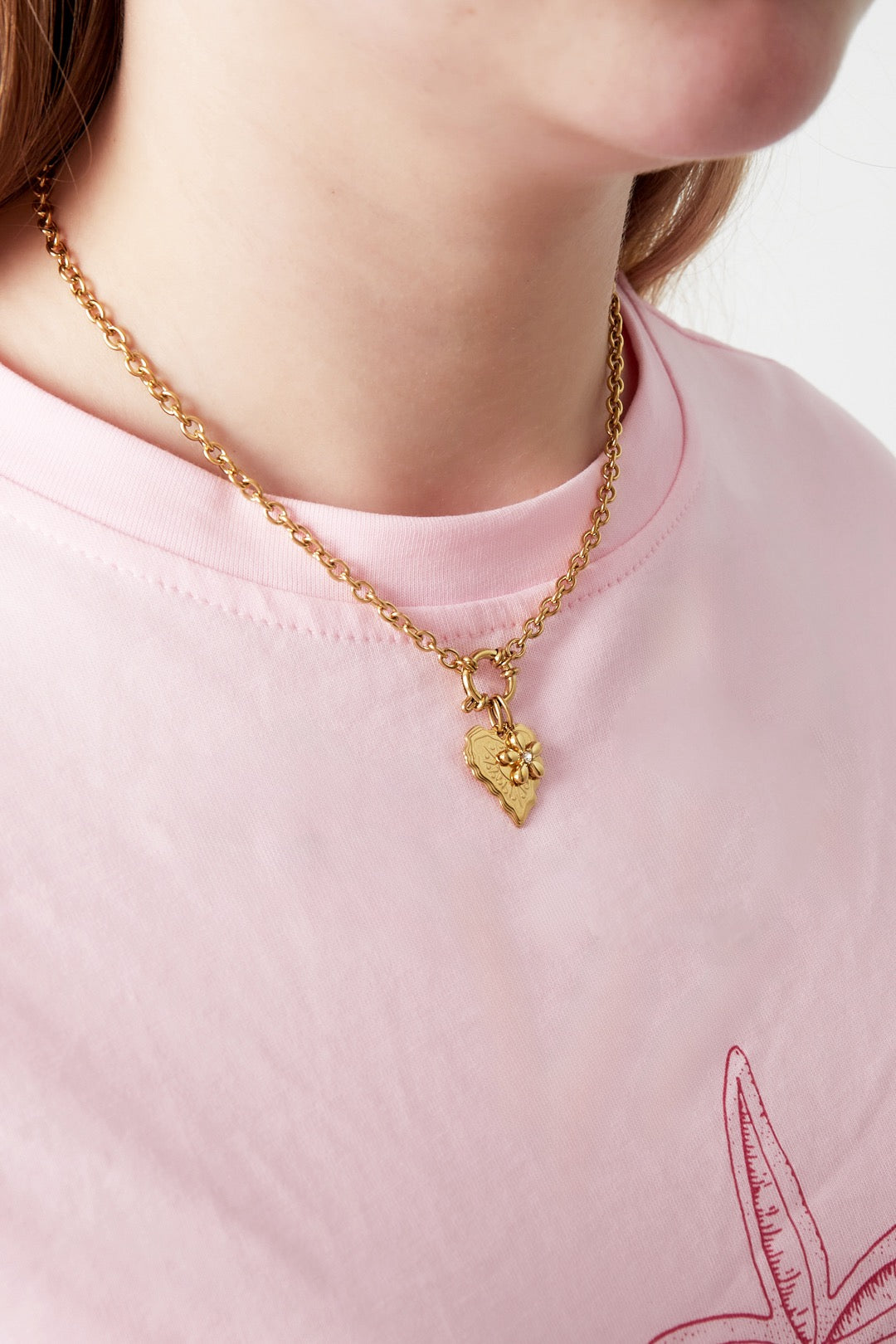 Amora Charm Halskette – Gold mit Herz & Blumen Anhängern