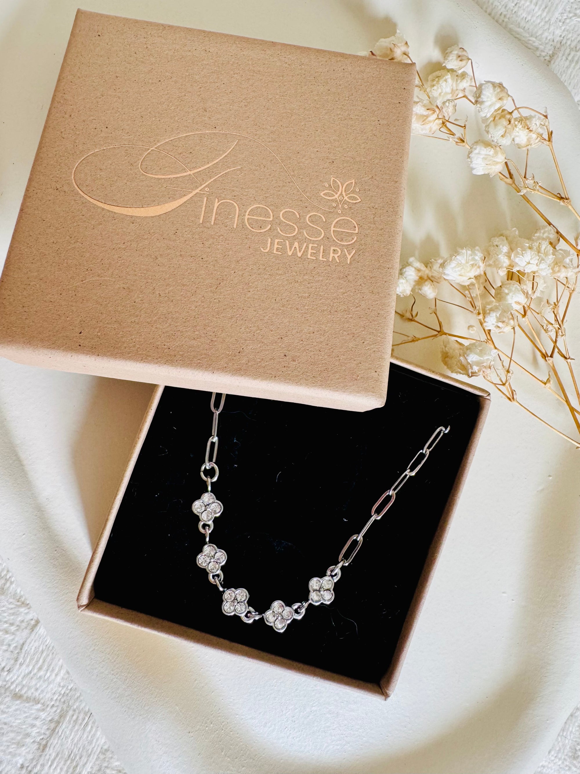 Moonflower Charm – Delicate flower necklace
