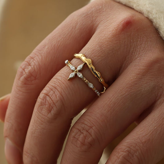 Maeva Crystal Ring