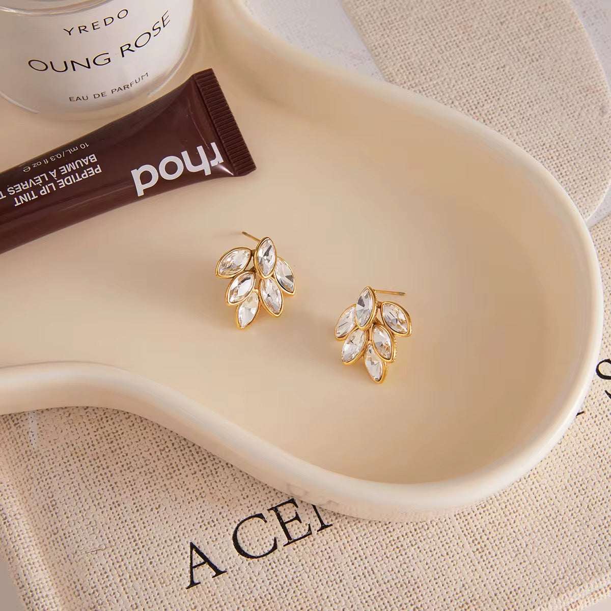 Elegante goldene Ohrringe mit Zirkonia – femininer Damenschmuck