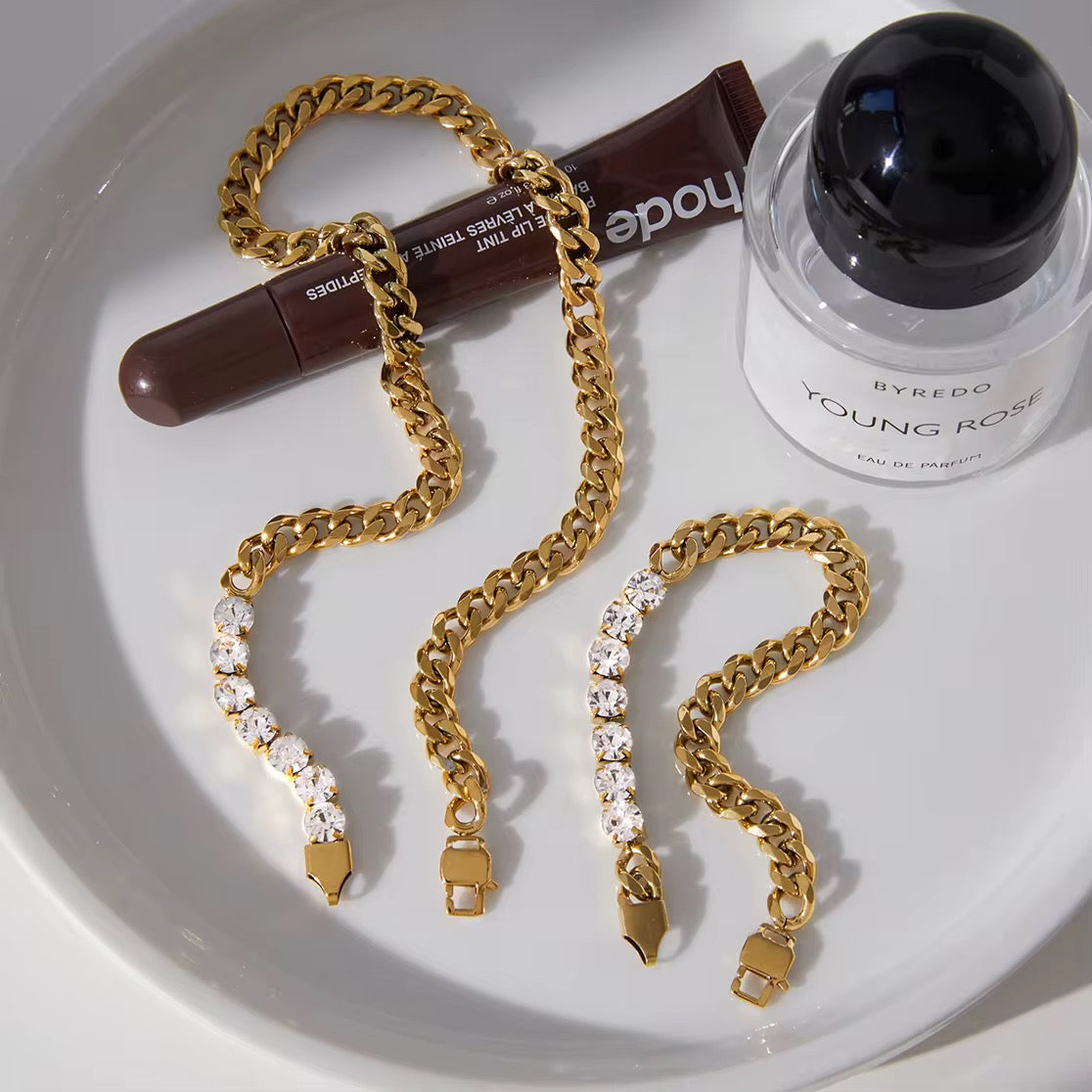 Elegante Kette mit funkelndem Stein – moderner Damenschmuck