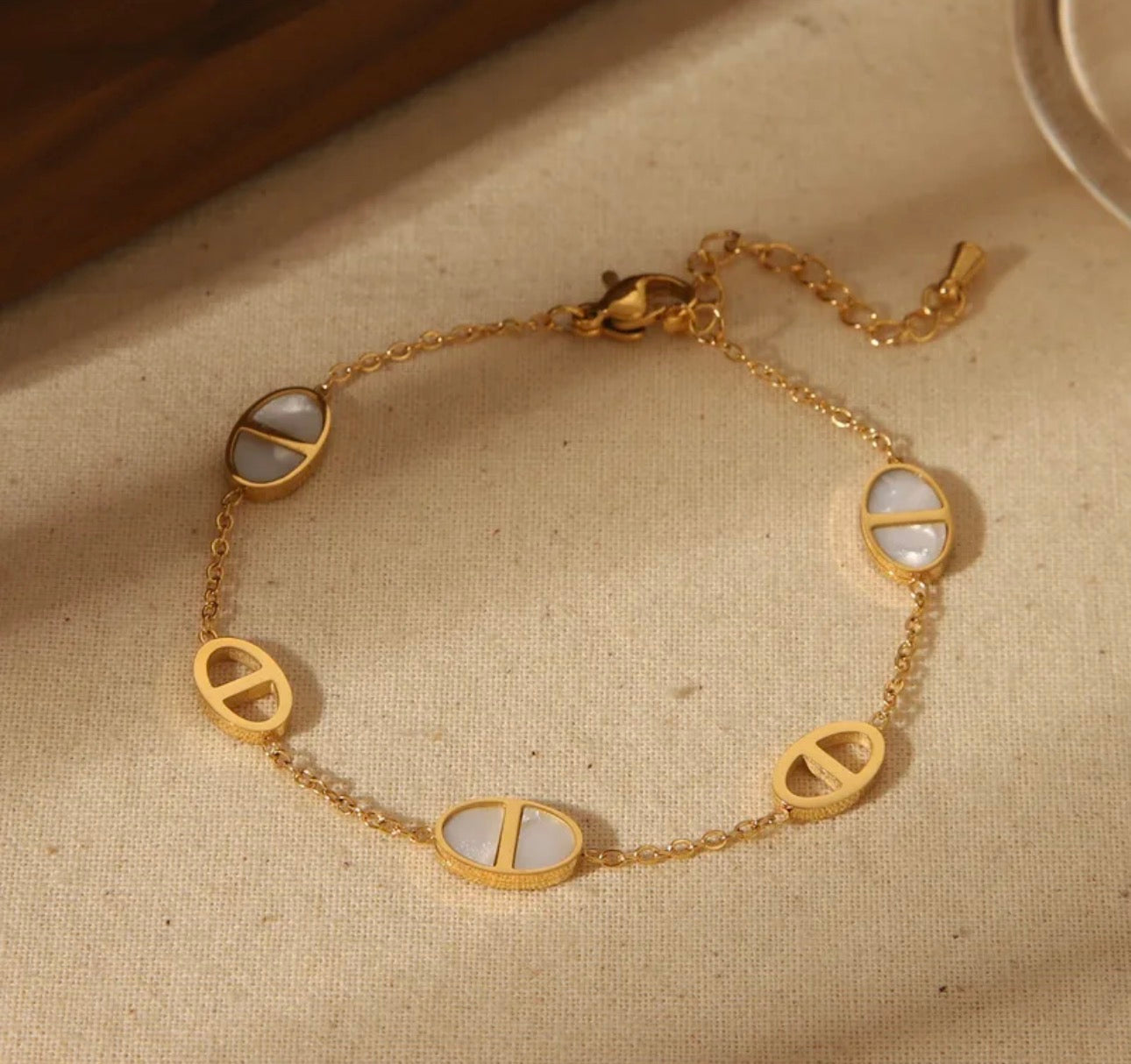 Aurora Oval Bracelet