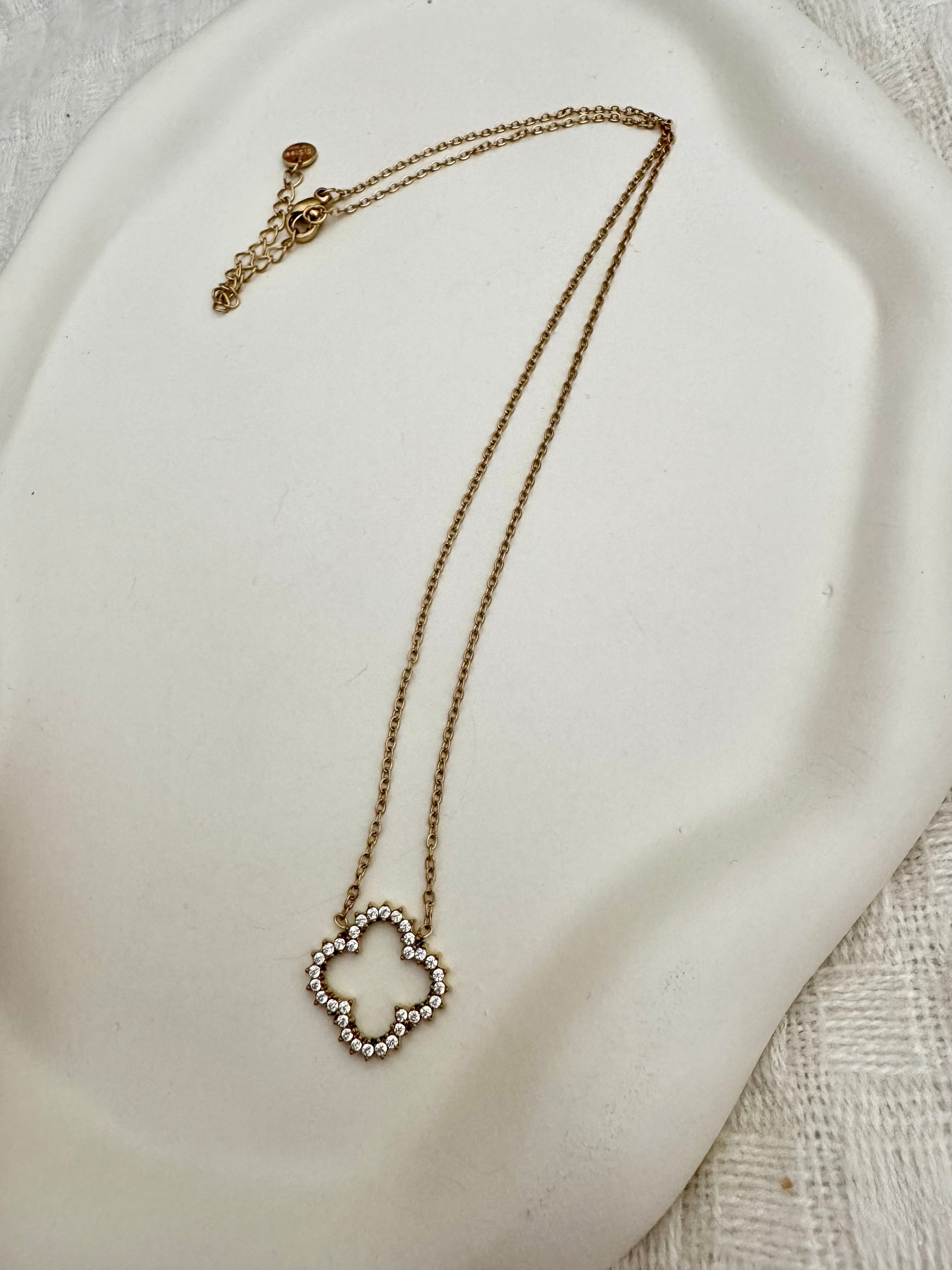 Collier Clara