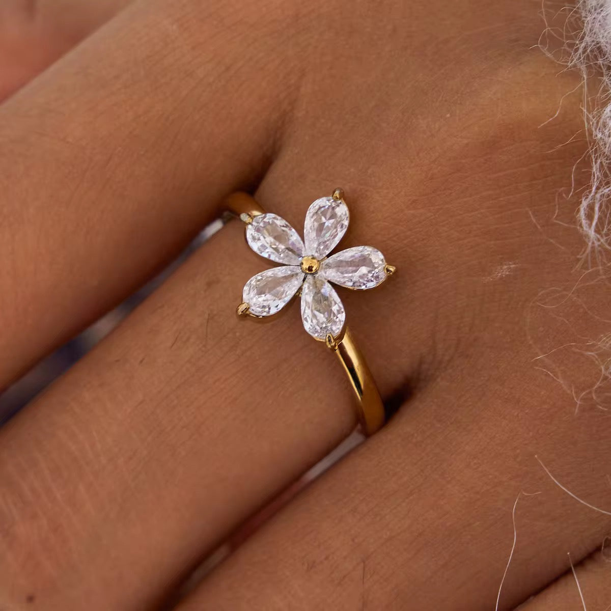 Bloomia Petal Ring