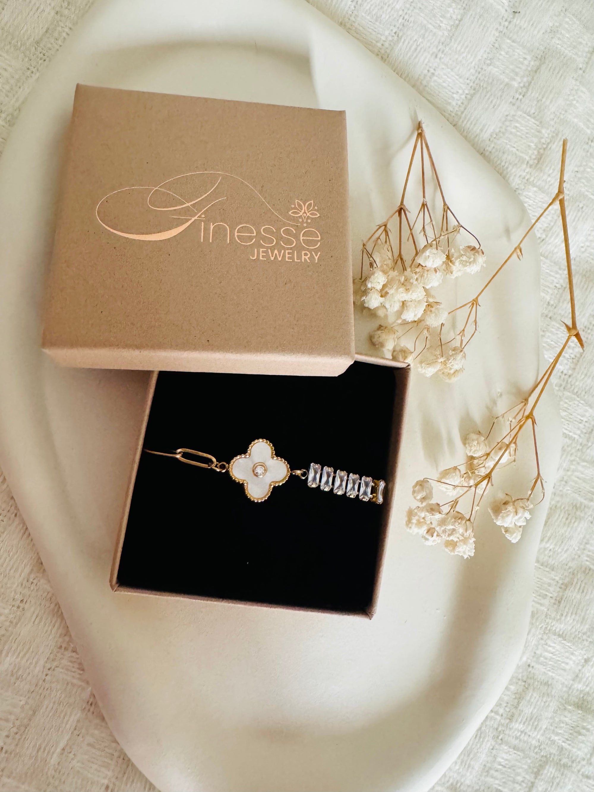 White bloom bracelet