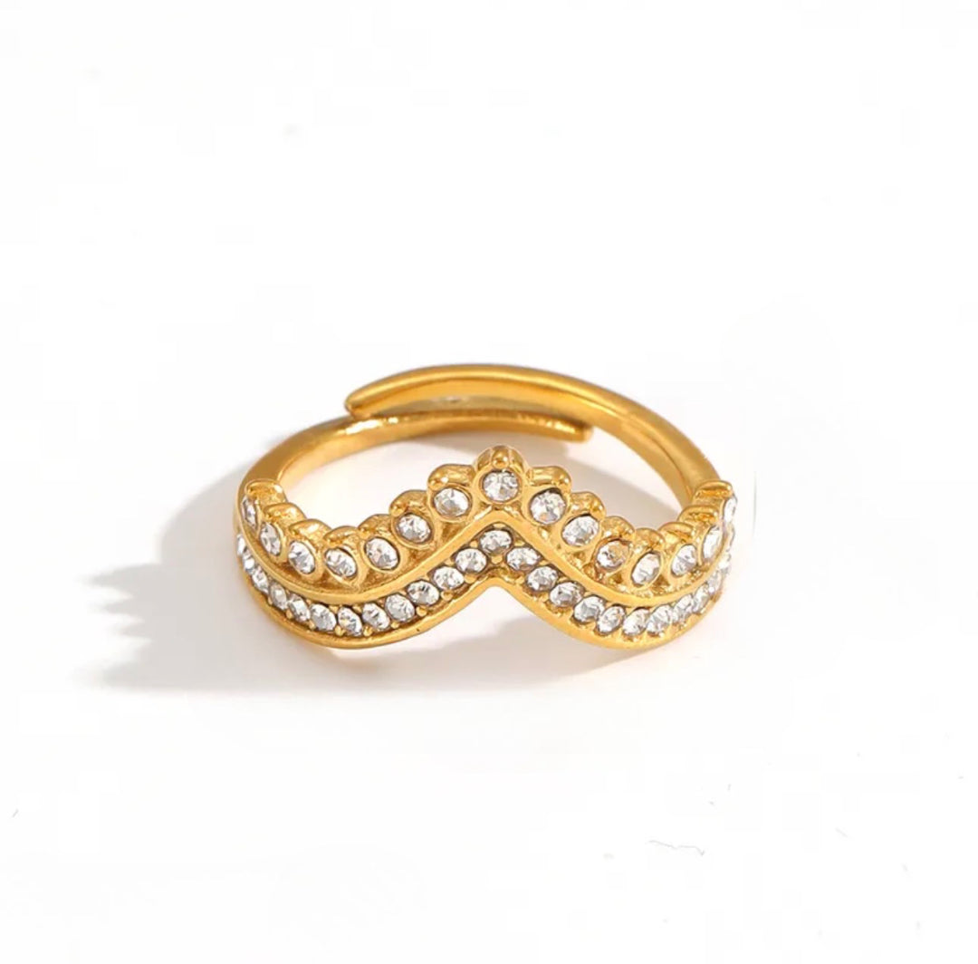 Vivia Crown Ring