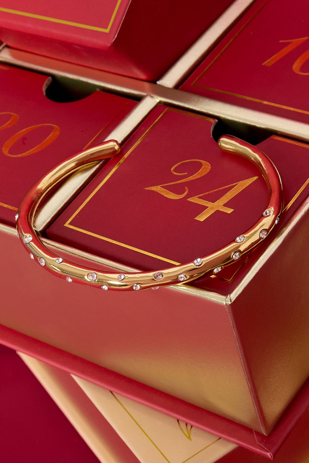 Camelia Spark Bangle