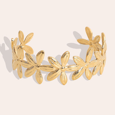 Golden Floral Armreif