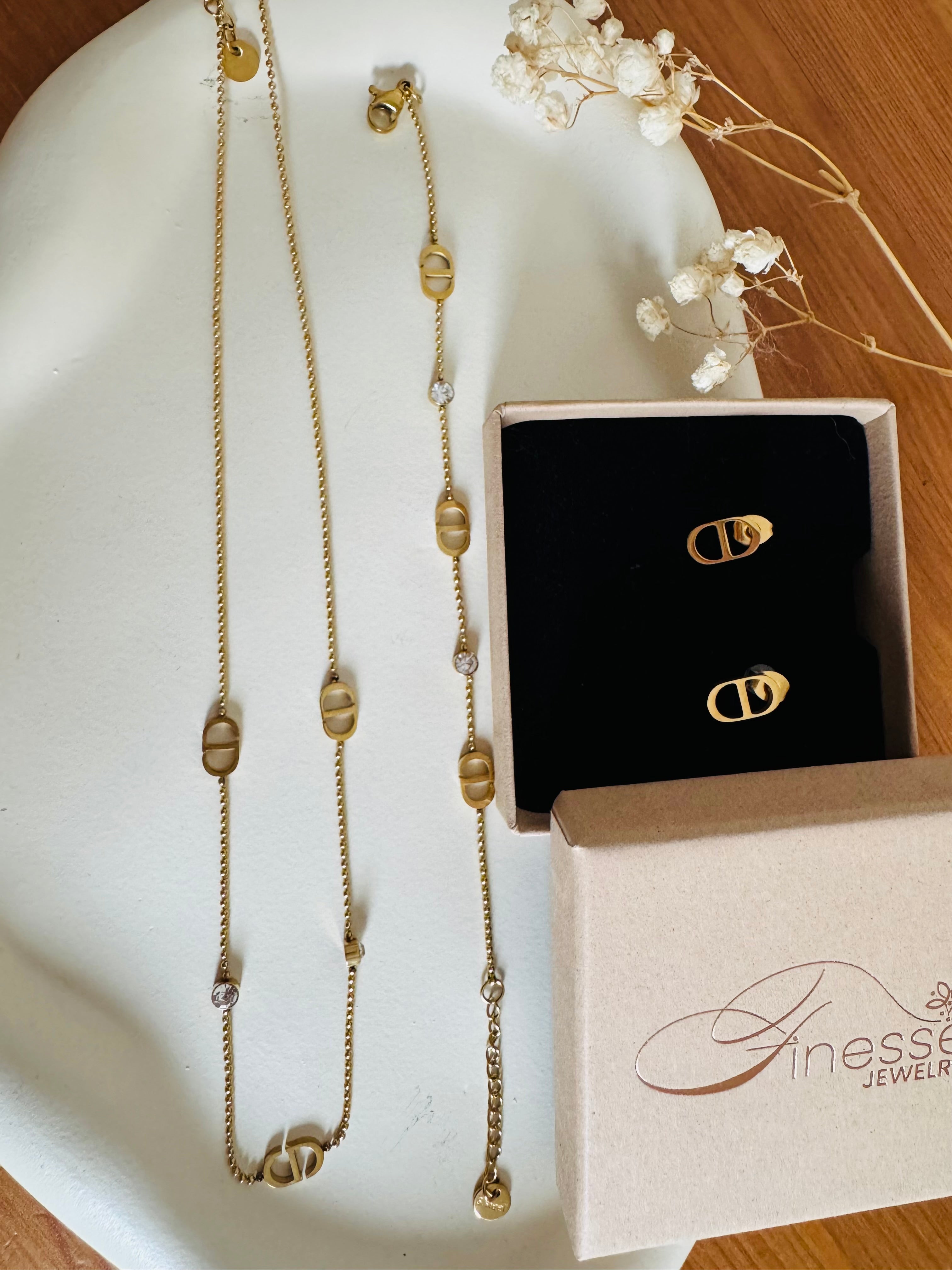 Naya link earrings