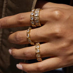 Vergoldeter Damenring mit Herz-Design und funkelnden Zirkonia-Steinen von Finesse Feminine Jewelry
