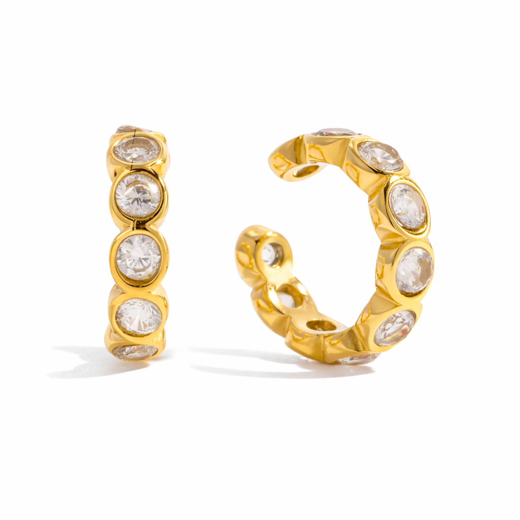 Goldener Ear Cuff mit Zirkonia – moderner Schmuck ohne Ohrloch